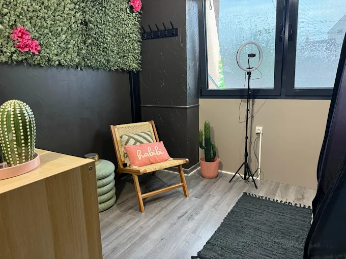 The Glow Beauty Bar & HeadSpa