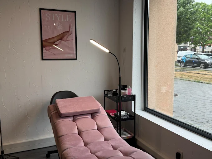 The Glow Beauty Bar & HeadSpa