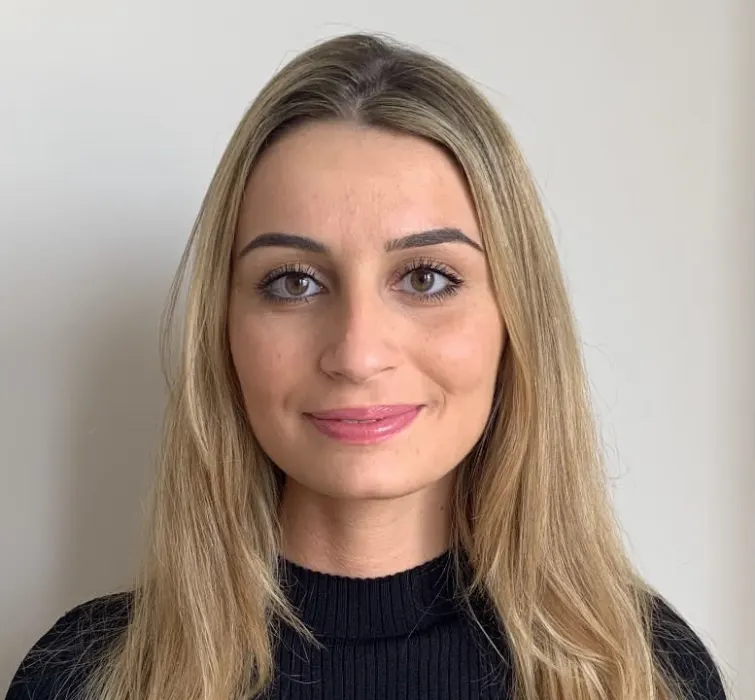 Dr Laura ICHAI