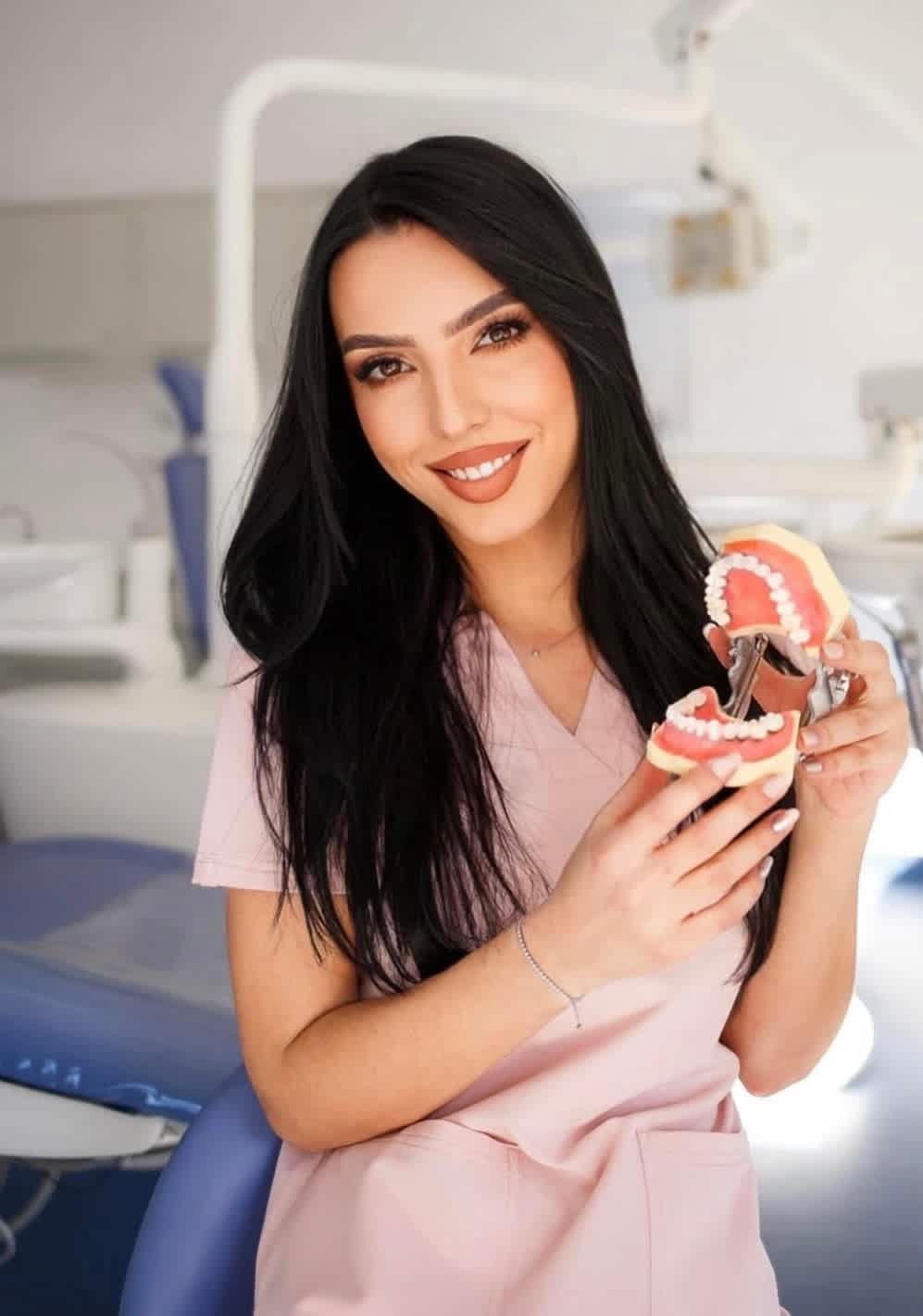Dr Oana OLTEANU