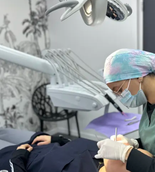Dr Amel Belferdi